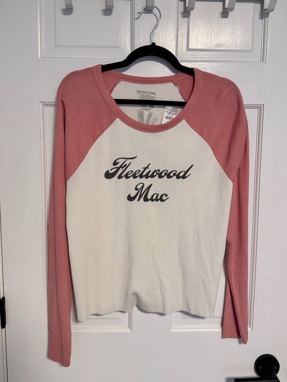 American Eagle| Ribbed Raglan Fleetwood Mac Penguin Long-Sleeved Tee - NWT